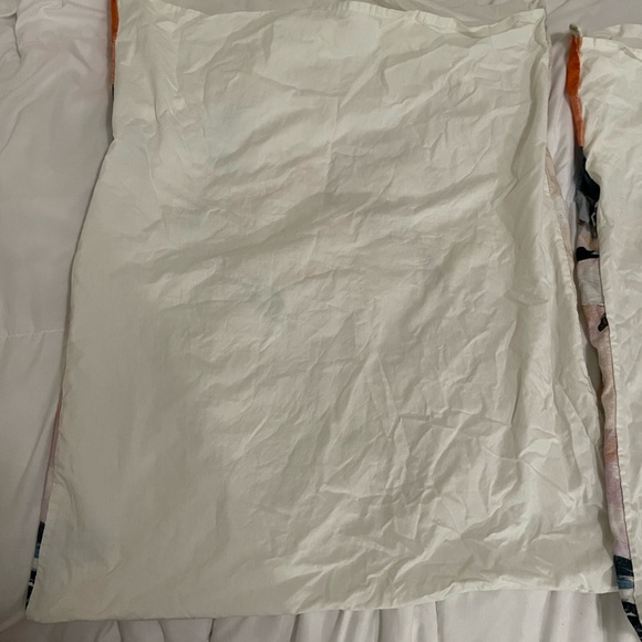 Bryony Queen Duvet and 2 Pillow Cases - Picture 11 of 15